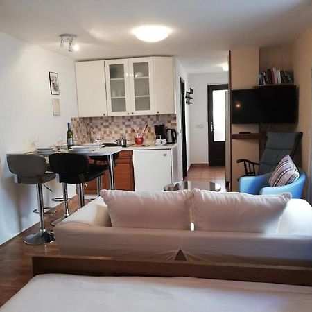 Apartamento Studio Apartman Meli Poreč Exterior foto