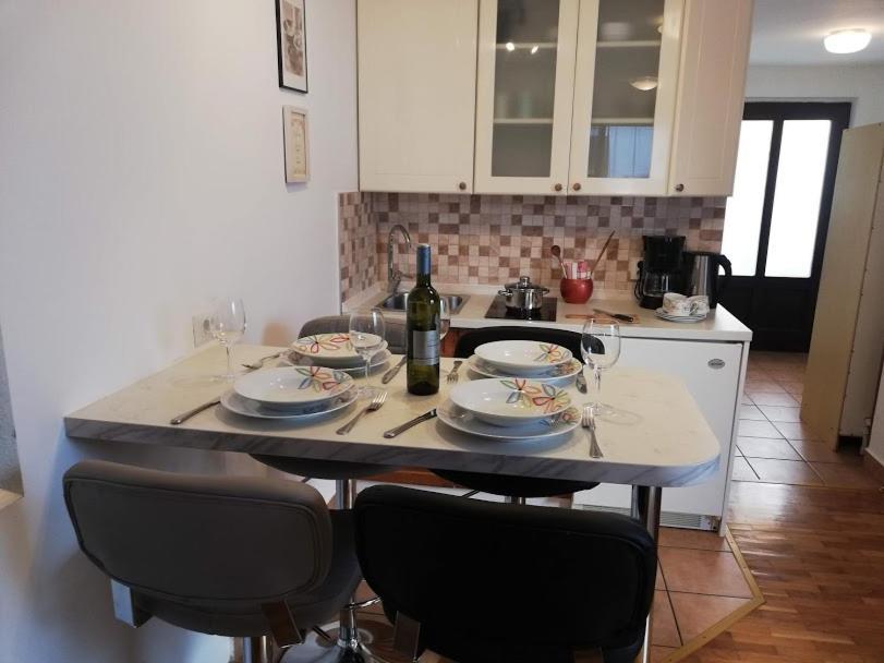 Apartamento Studio Apartman Meli Poreč Exterior foto